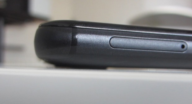 κάμερα smartphone προεξέχει