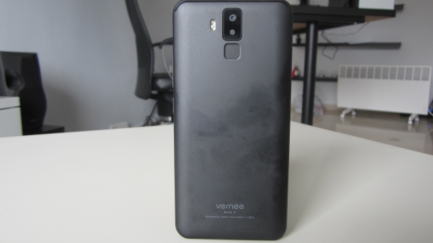 δαχτυλιές σε ματ επιφάνεια