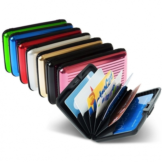  αγοράστε ένα ειδικό πορτοφόλι με προστασία RFID