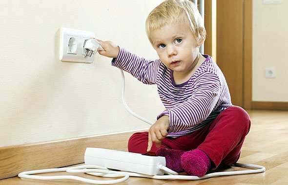  τι να κάνω αν πάθει ηλεκτροπληξία το παιδί μου 
