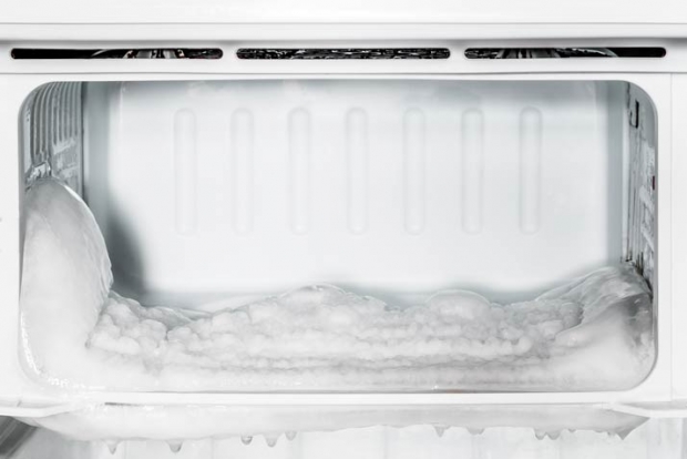  Να ξεπαγώνετε συχνά την κατάψυξη του ψυγείου σας αν θέλετε να κάνετε οικονομία στο ρεύμα 