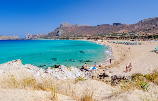 η πανέμορφη παραλία στα Φαλάσσαρνα