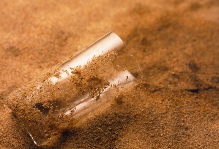 Το γυαλί φτιάχνεται από άμμο