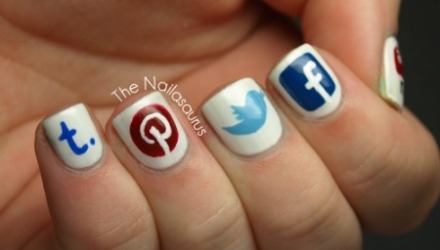 νύχια social networks