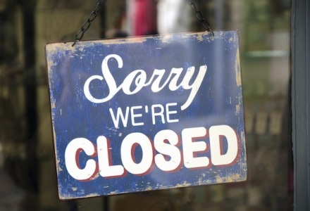 στις αργίες τα καταστήματα παραμένουν κλειστά