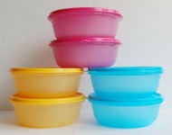 πως να ξεμυρίσουν τα τάπερ