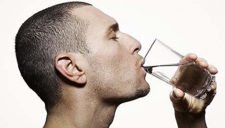 Πίνετε πολύ νερό αφού κόψετε το τσιγάρο