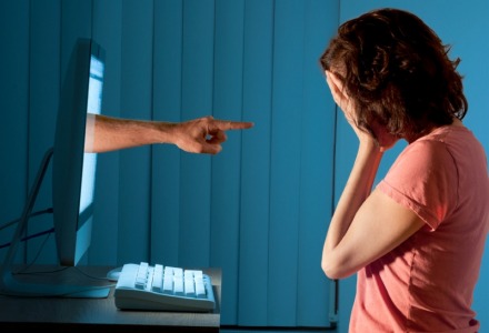 τι είναι διαδικτυακός εκφοβισμός