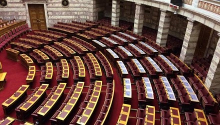 οι έδρες δίδονται βάσει λίστας