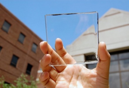 το γυαλί είναι διαφανές λόγω της δομής του