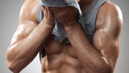 ο άνθρωπος ιδρώνει για να διατηρήσει τη θερμοκρασία του