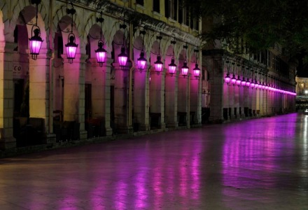 Το εντυπωσιακό Λιστόν με τα μωβ φώτα